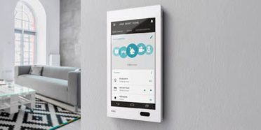 Bedienzentrale Gira G1 bei Remo Heyde Elektroinstallation & Service in Tröbitz