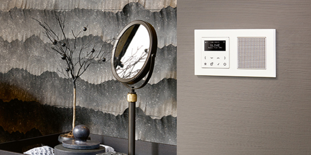 JUNG Smart Radio DAB+ bei Remo Heyde Elektroinstallation & Service in Tröbitz