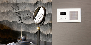 JUNG Smart Radio DAB+ bei Remo Heyde Elektroinstallation & Service in Tröbitz