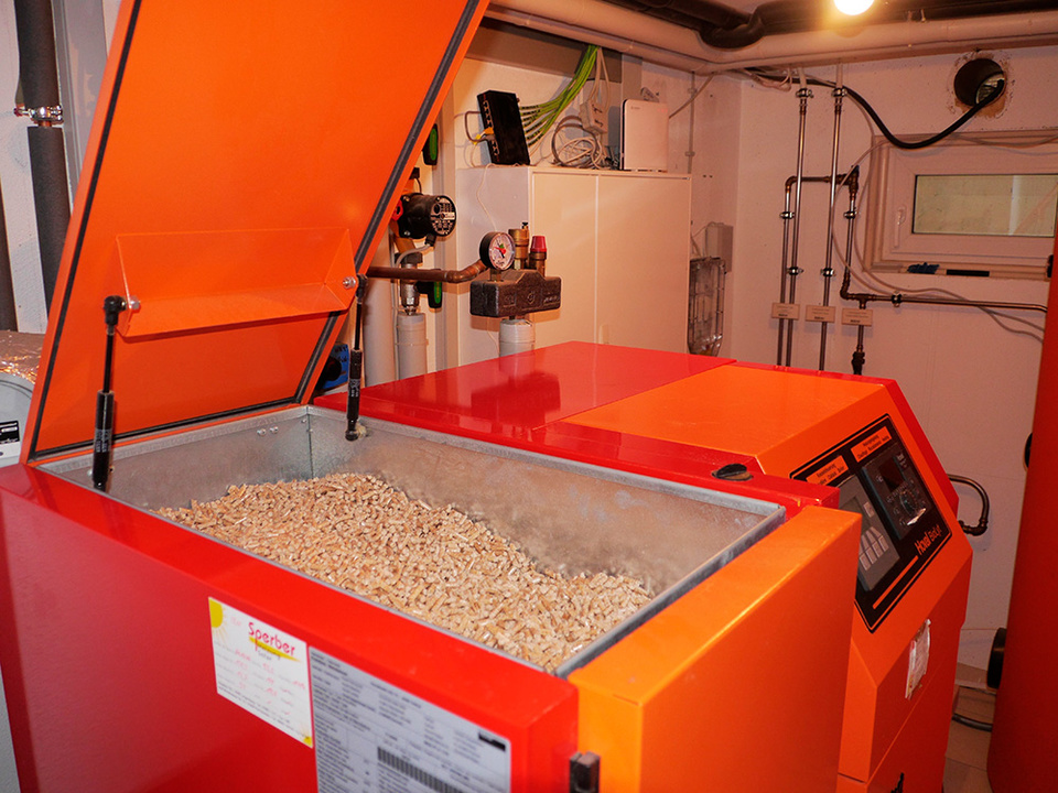 Palletheizung2 bei Remo Heyde Elektroinstallation & Service in Tröbitz
